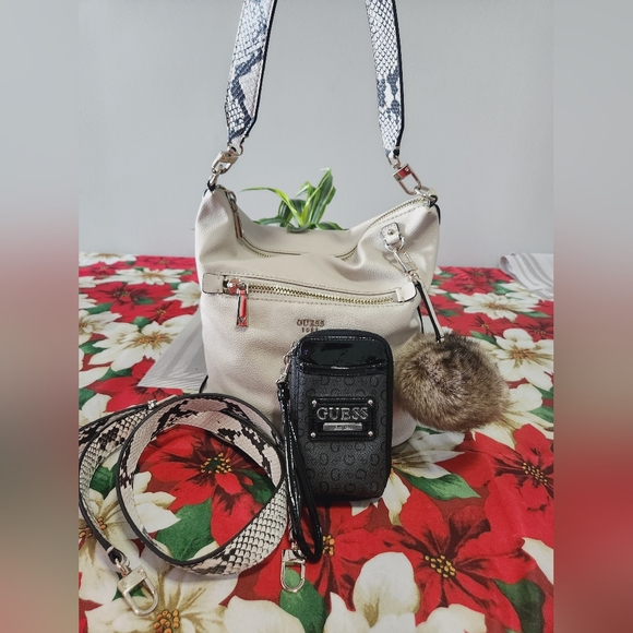 Guess bag with free wallet/cellphone holder - Picture 2 of 7